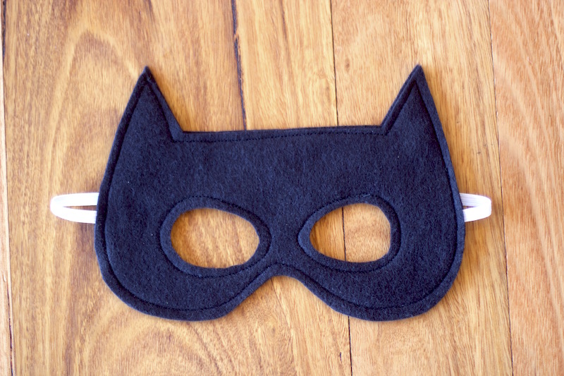 FREE batman felt mask pattern | Willow & Stitch